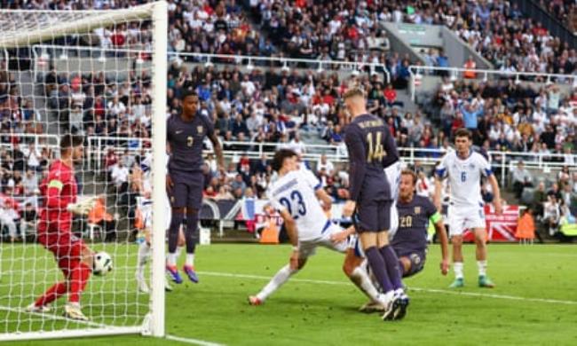 Harry Kane completes the scoring for England with a close-range finish